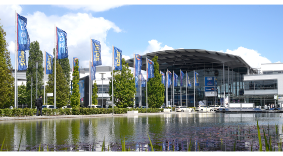 Corab na targach Intersolar 2024